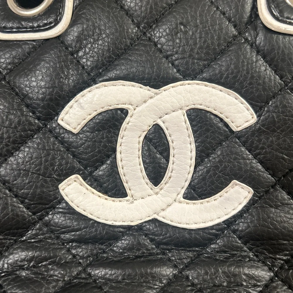 Chanel Black Quilted Purse In Fair Condition. Has Damage Please See Photos! - Picture 16 of 17